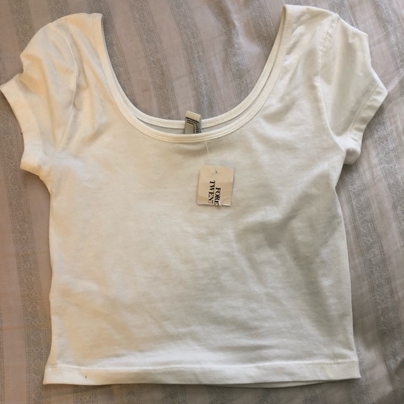 white crop top - Picture 1 of 2